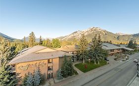 Banff Park Lodge Resort Hotel